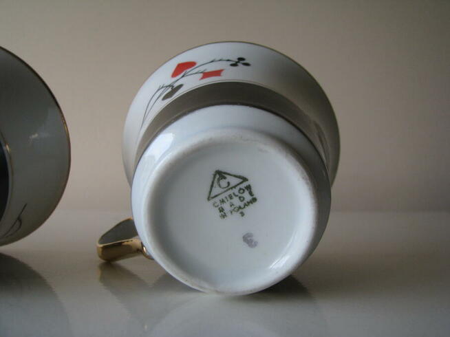 Piękne porcelanowe filiżanki karciane ze złoceniami Ćmielów