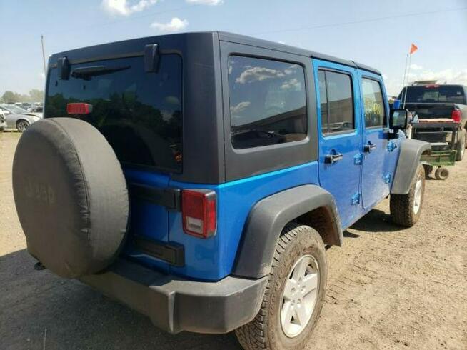 Jeep Wrangler 2015, 3.6L, 4x4, porysowany