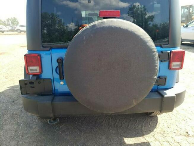 Jeep Wrangler 2015, 3.6L, 4x4, porysowany