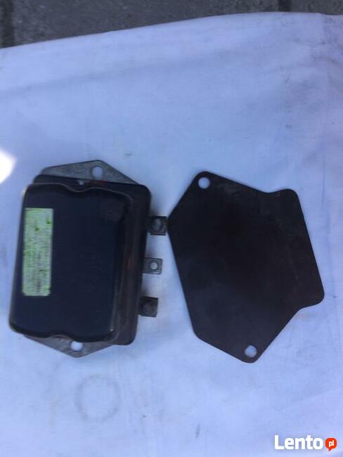 Regulator napięcia Fiat 126 p