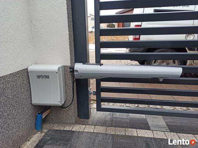 Systemy alarmowe - kamery - napędy do bram - domofony