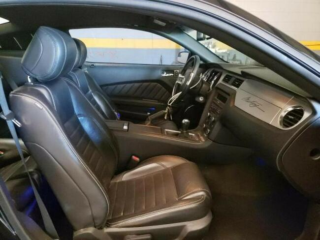 Ford Mustang GT, 2013, porysowany lakier