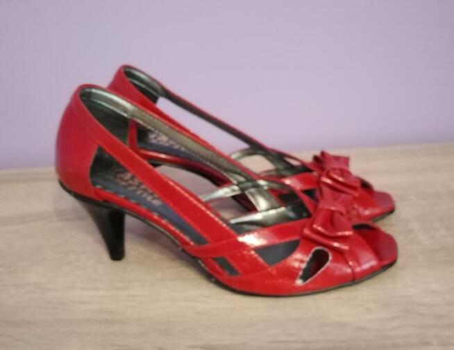 Buty wyjściowe