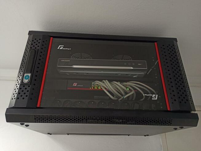 Systemy alarmowe - kamery - napędy do bram - domofony