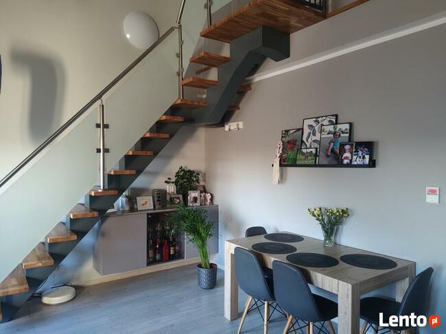 Dwupoziomowe mieszkanie z wysokim sufitem 101m2 i sauną
