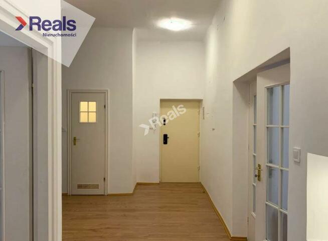 OKAZJA - BIURO 68 M2 PRZY METRZE !