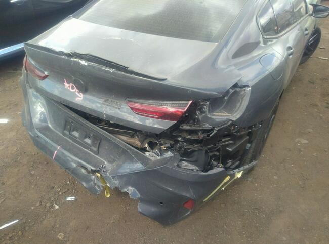 BMW M8 2021, 4.4L, 4x4, od ubezpieczalni