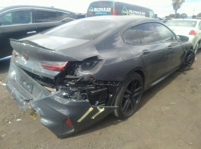 BMW M8 2021, 4.4L, 4x4, od ubezpieczalni
