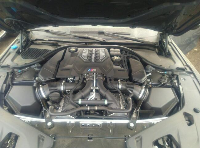 BMW M8 2021, 4.4L, 4x4, od ubezpieczalni