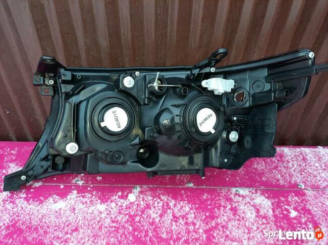 Toyota Land Cruiser 07-12 rok Lampa przednia prawa nowa