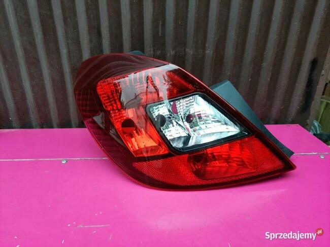 Opel Corsa 2011 rok 5 drzwi Lampa tylna lewa nowa europa