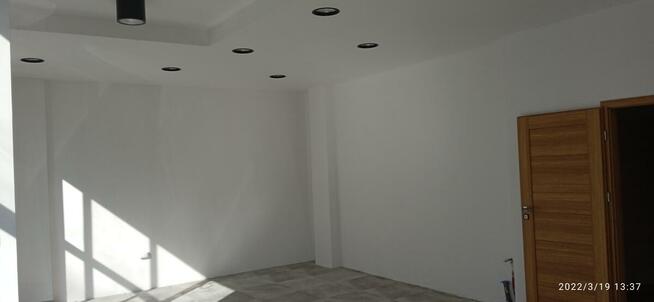 Bardzo atrakcyjny lokal do wynajęcia (duże witryny)