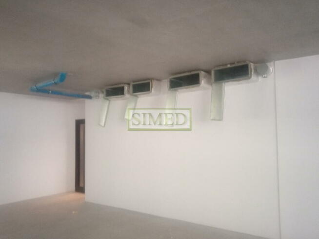 Magazyn 1 piętro , winda towarowa