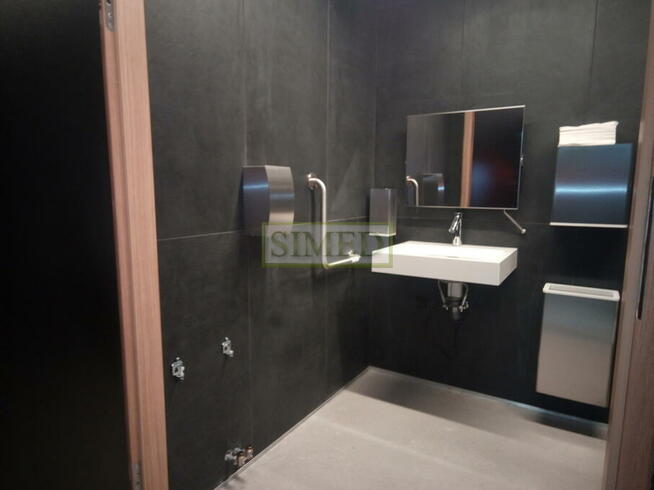 Magazyn 1 piętro , winda towarowa