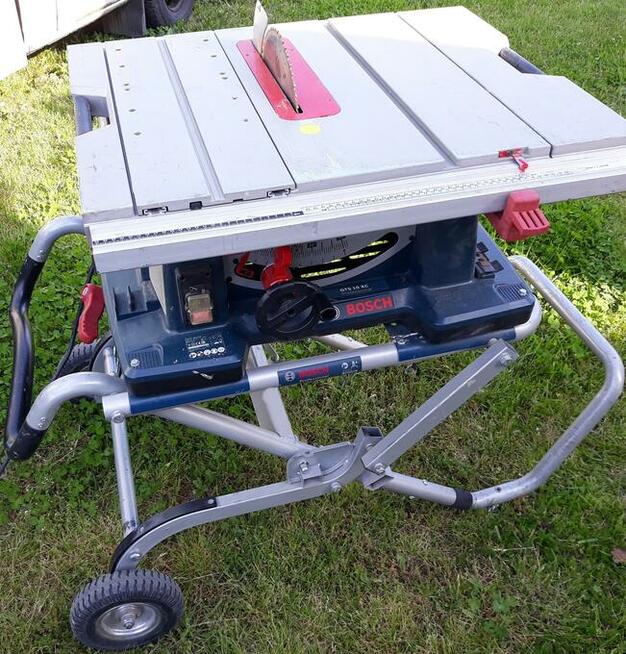 Piła stołowa Bosch GTS 10XC stół mobilny GTA60W
