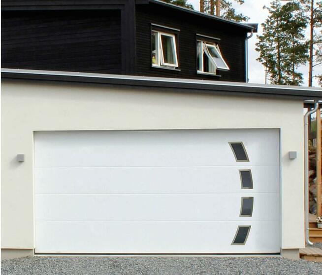 Brama segmentowa automatyczna w kolorze RAL 7016 Antracyt,