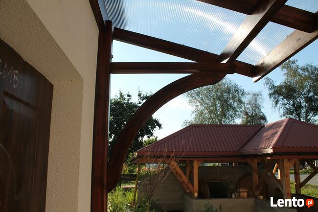 DREWNIANY DASZEK NAD DRZWI POKRYTY POLIWĘGLANEM KOMOROWYM