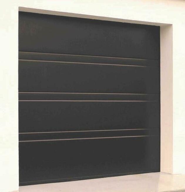 Brama segmentowa automatyczna w kolorze RAL 7016 Antracyt,