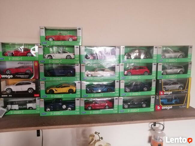 Modele samochodów 1 :24
