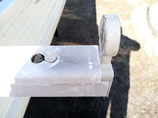 Oprawki do świetlówek ze statecznikiem