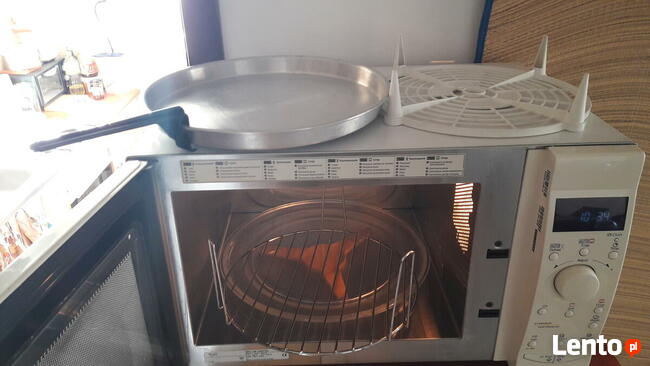 Sprzedam kuchenkę mikrofalową firmy Whirlpool model AVM 350