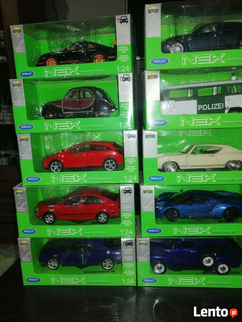 Modele samochodów 1 :24