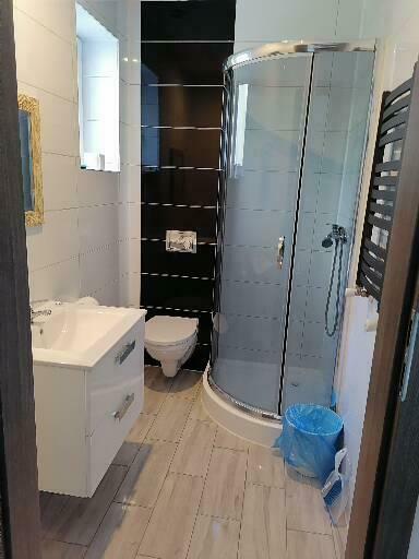 Pokoje z łazienkami blisko morza i Alei Gwiazd Bon Turystycz