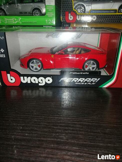 Modele samochodów 1 :24