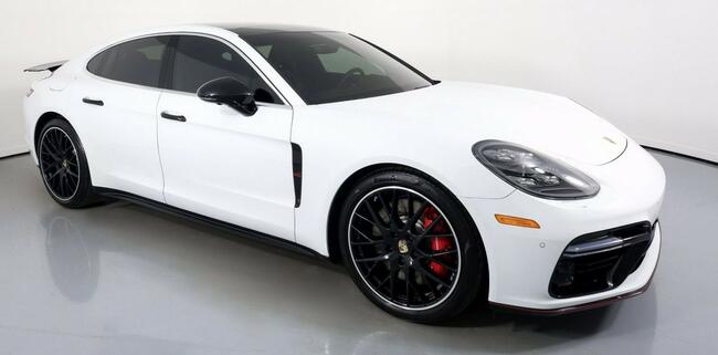 Porsche Panamera 2019 550 KM TURBO