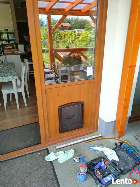 Wyprowadzenie rury wyrzutowej od klimatyzatora wewnętrznego