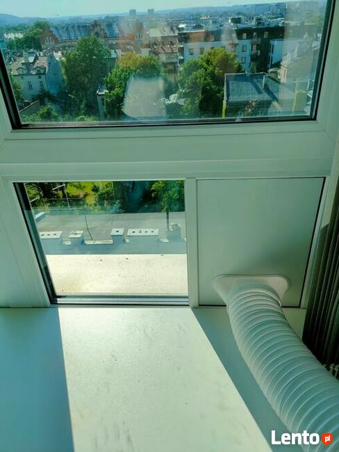 Wyprowadzenie rury wyrzutowej od klimatyzatora wewnętrznego