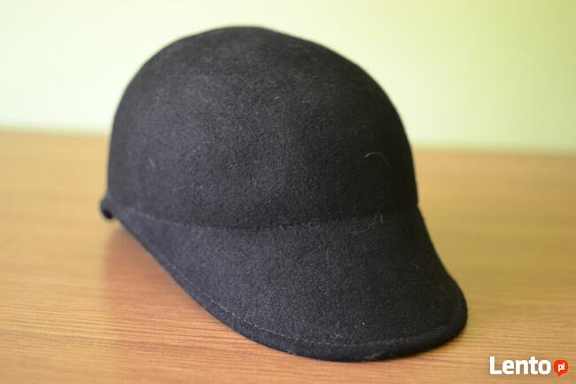 Czapka dżokejka czarna