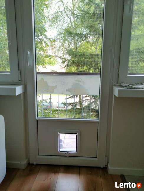 Wyprowadzenie rury wyrzutowej od klimatyzatora wewnętrznego