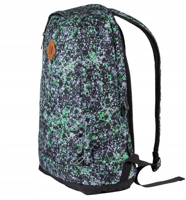 Plecak sportowy turystyczny z bezpieczna kieszenią na laptop