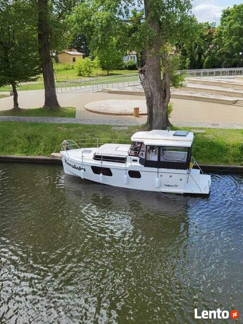 Wynajem łodzi motorowych i skuterów wodnych Mikołajki