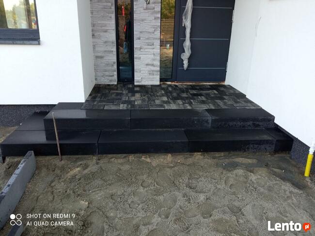 Ukladaninie kostki brukoweje