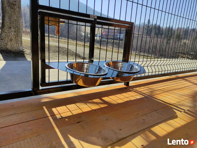 Kojec dla psa z jednospadowym dachem, furtka, drzwiczki