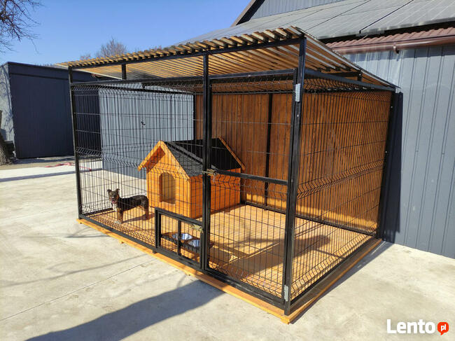 Kojec dla psa z jednospadowym dachem, furtka, drzwiczki
