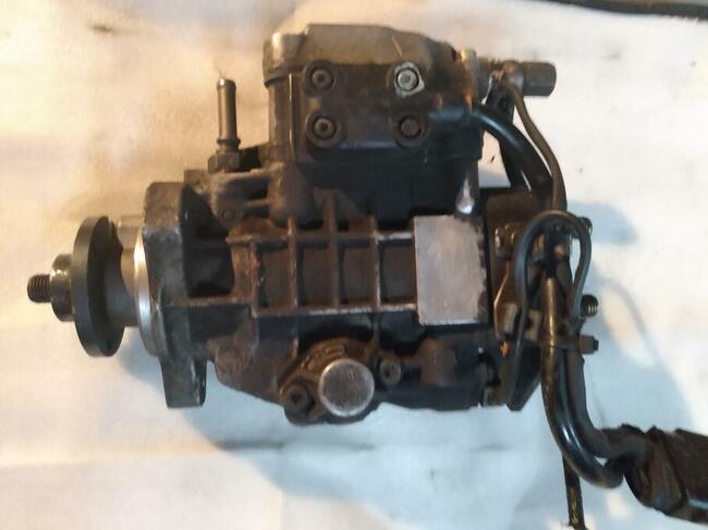 Pompa wtryskowa VW Golf seat Audi Skoda