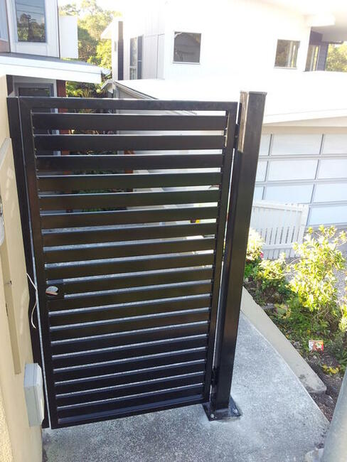 Automaty siłowniki napedy do bram - montaż