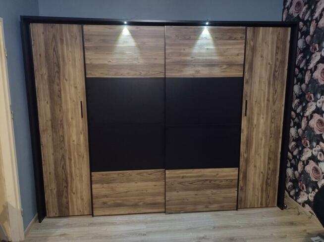 Profesjonalny montaż mebli