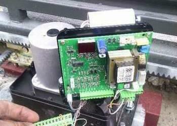 Automaty siłowniki napedy do bram - montaż