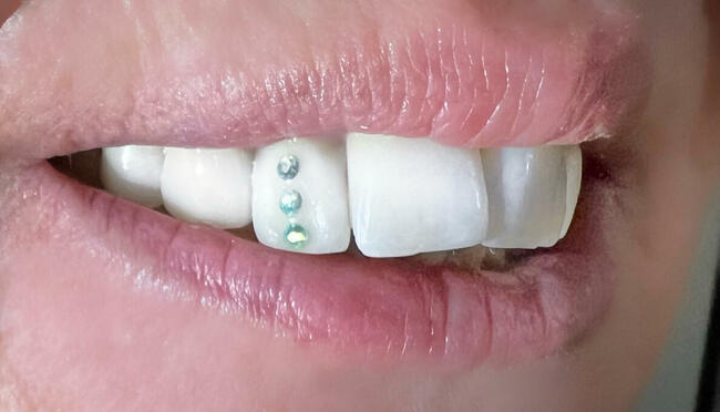 Makijaż, Biżuteria Nazębna, Opalanie Natryskowe, Depilacja!