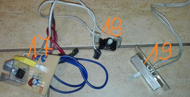 Odkurzacz Amica Qubis VJ 1032 / Na części!