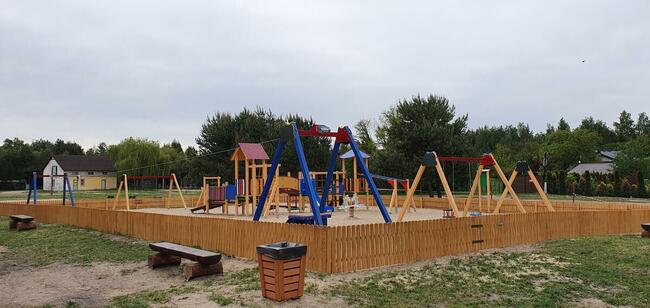 Domki domek z bala przy plaży nad jeziorem Głuszyńskim Orle