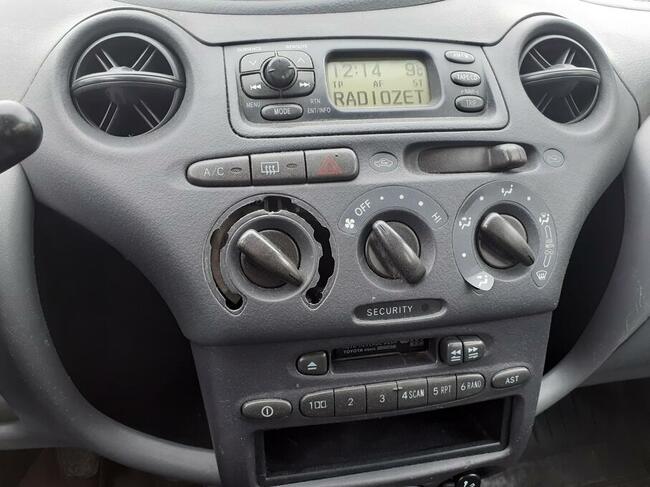 Toyota Yaris 1,3 benzyna