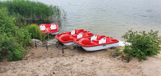 Domki domek z bala przy plaży nad jeziorem Głuszyńskim Orle