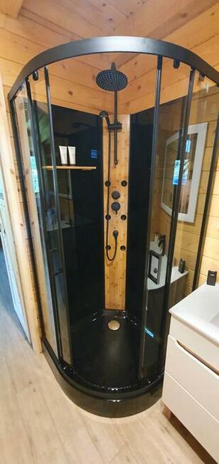 Domki domek z bala przy plaży nad jeziorem Głuszyńskim Orle