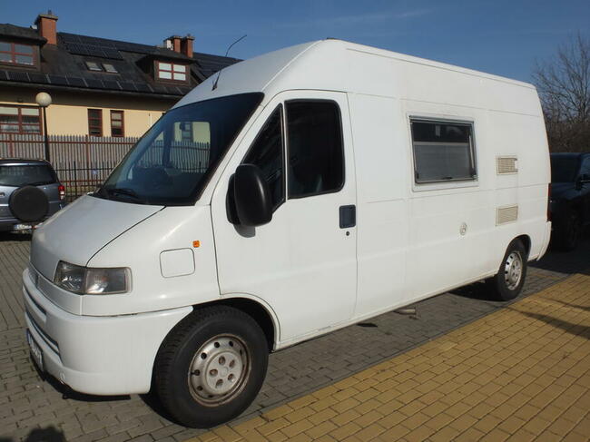 Wynajem: w pełni wyposażony Kompaktowy Kamper Fiat Adria