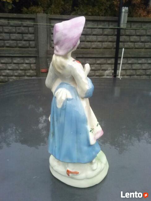 Figurka porcelanowa, stara, 50 zł.